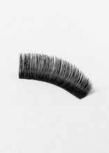 Load image into Gallery viewer, AOA Studio Eyelashes - Vera
