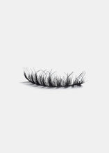 Load image into Gallery viewer, AOA Studio Eyelashes - Stella
