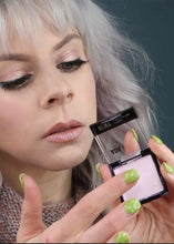 Load image into Gallery viewer, AOA Dewy Duo-Chrome Highlighter - Opal

