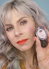 Load image into Gallery viewer, AOA Velour Mousse Highlighter - Boyz
